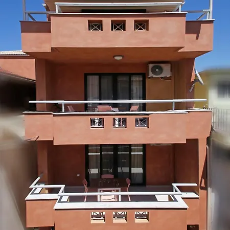 Si Deve Apartments, By Zantewize Apartman *